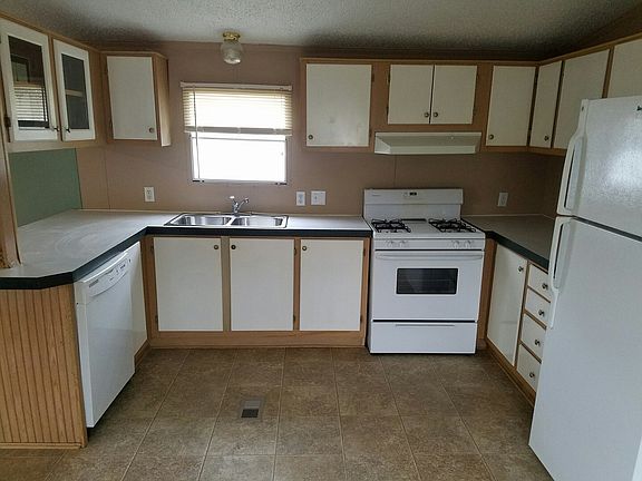 4th image of 9387 Evergreen Dr