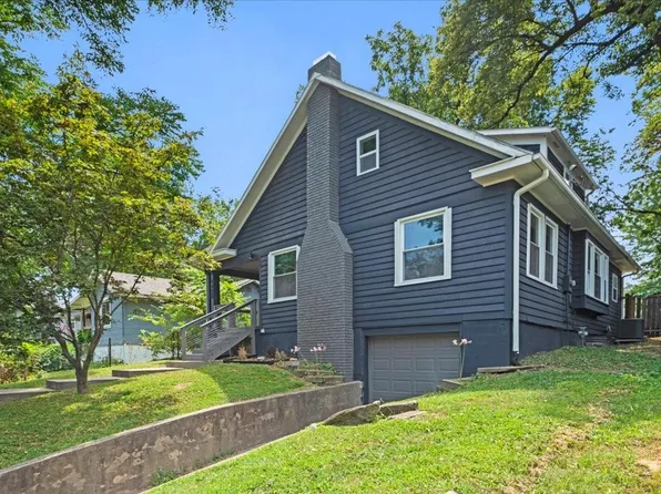 9425 E 16th St S, Independence, MO 64052