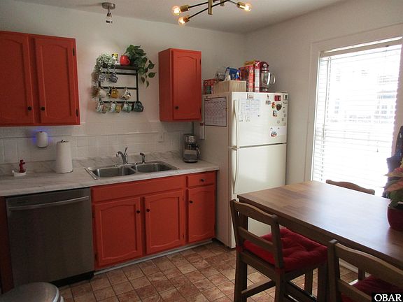 5th image of 12 Croatan Ct #12