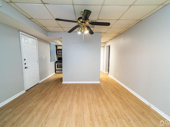 4th image of 179 Manhattan Ave #Bf