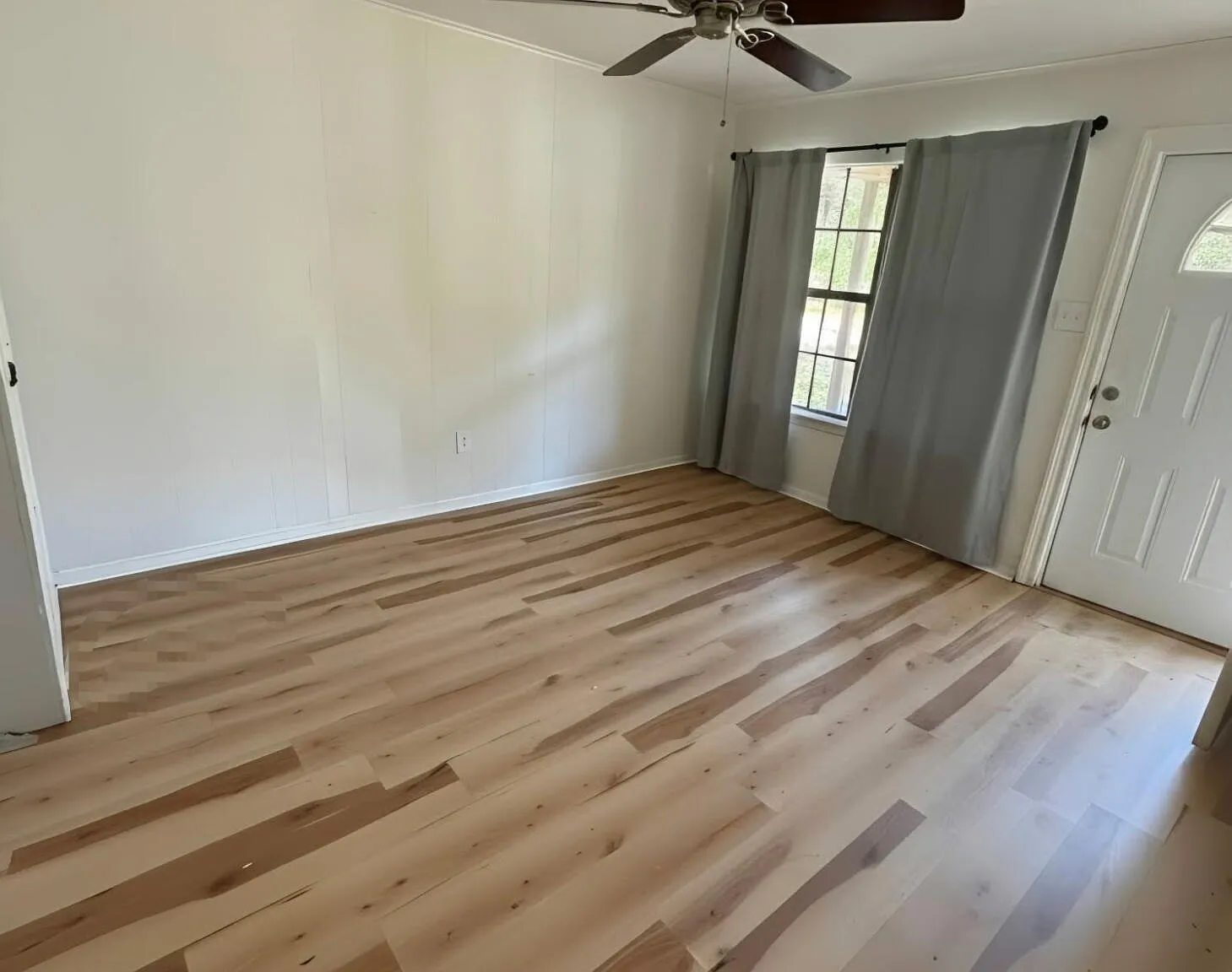 2 bed, 1.0 bath, 906 sqft, $950 — Photo 2