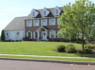 111 Meadowland Dr, Collegeville, PA 19426