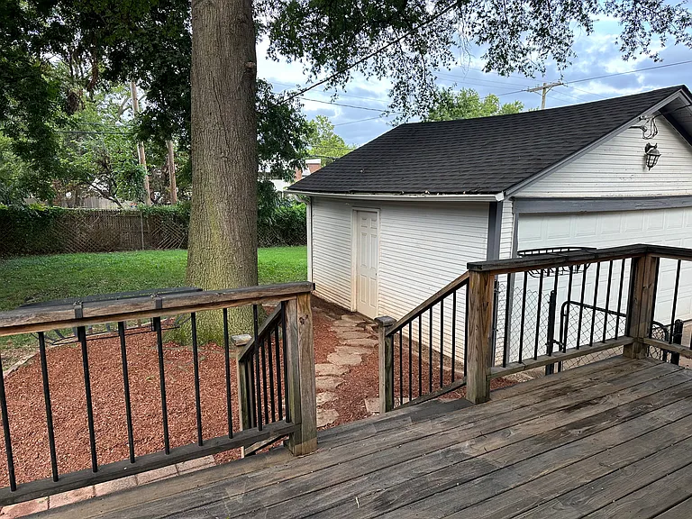 1625 S Troost Ave E — Photo 9