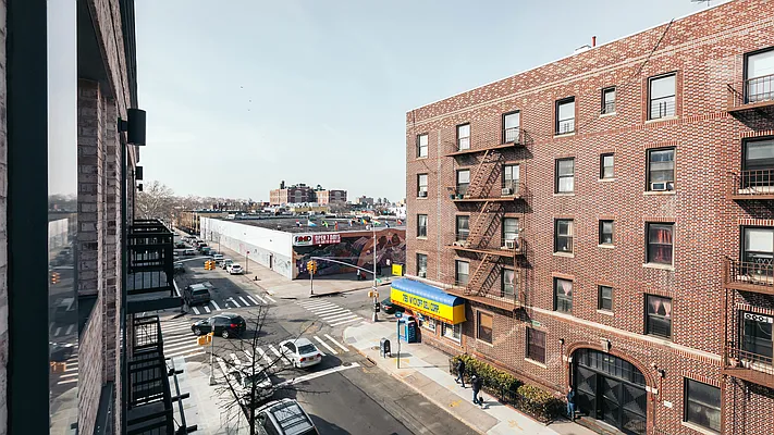 Rented by Nooklyn NYC LLC | media 101