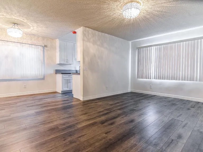 512 Griswold St #9 — Photo 4