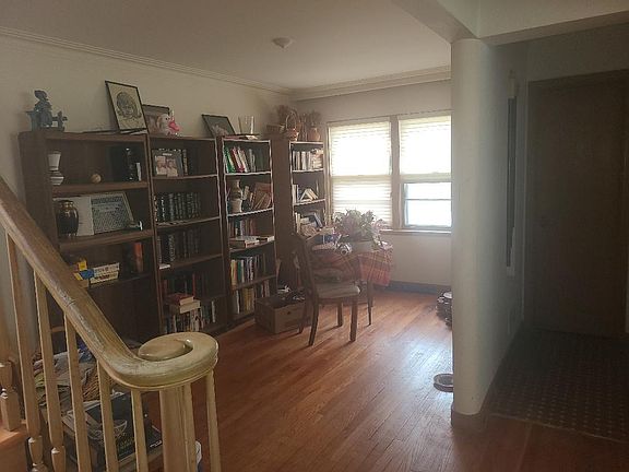 3rd image of 8201 S Crandon Ave