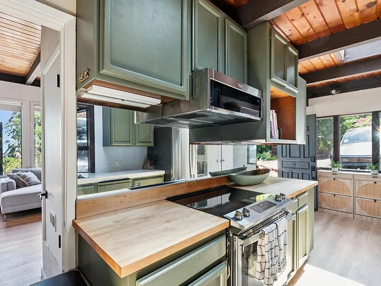 4350 Paradise Dr — Photo 9