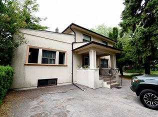 1052 Deta Rd #1, Mississauga, ON L5E2R5