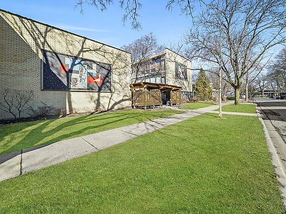 2nd image of 1040 Ontario St APT 2H