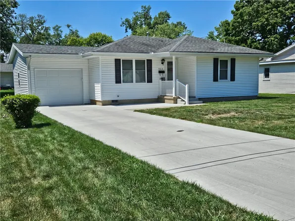 923 S Washington St, Sullivan, IL 61951