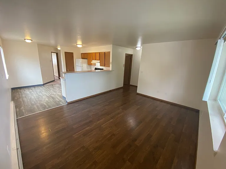 2415 Eureka St — Photo 10