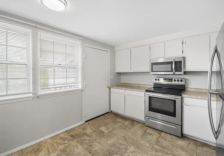 50-62 East St #7B — Photo 1
