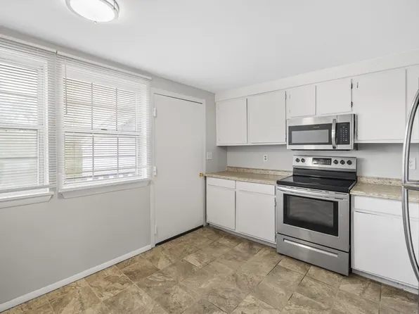 50-62 East St #7B, Schaghticoke, NY 12154
