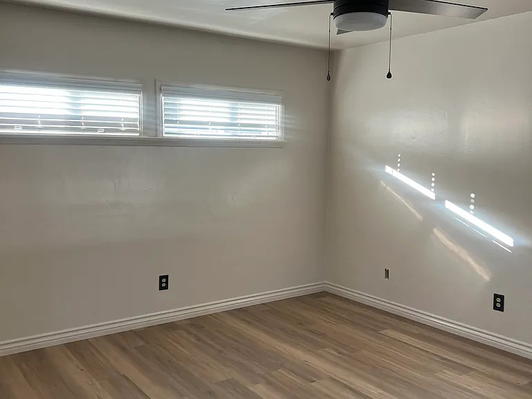 4243 Monroe St — Photo 18