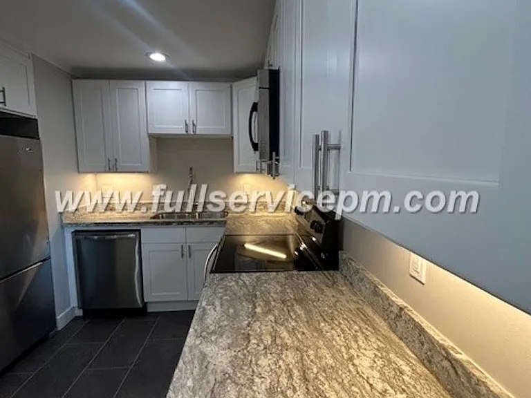 9322 31st Ave SW — Photo 16