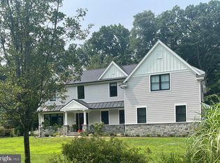 1032 Longview Dr, West Chester, PA 19380
