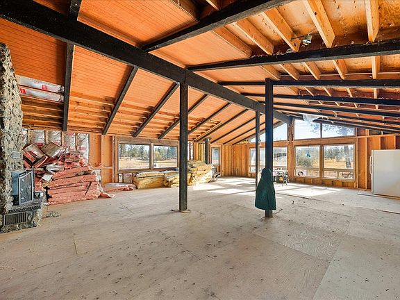 3rd image of 7022 W Hallett Rd