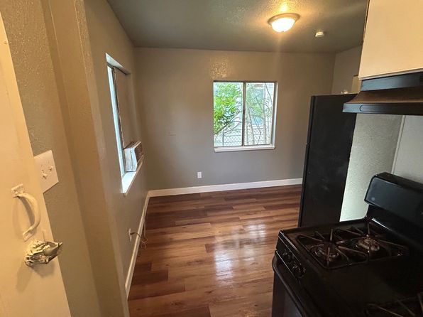 1632 S San Joaquin St