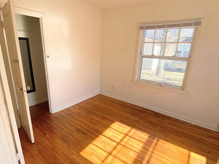 510 East 1st Avenue — Photo 5