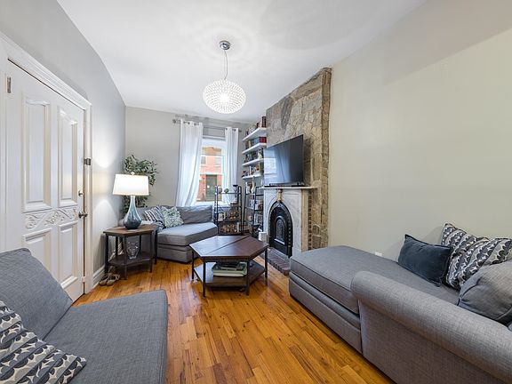 3rd image of 251.5 York St #1