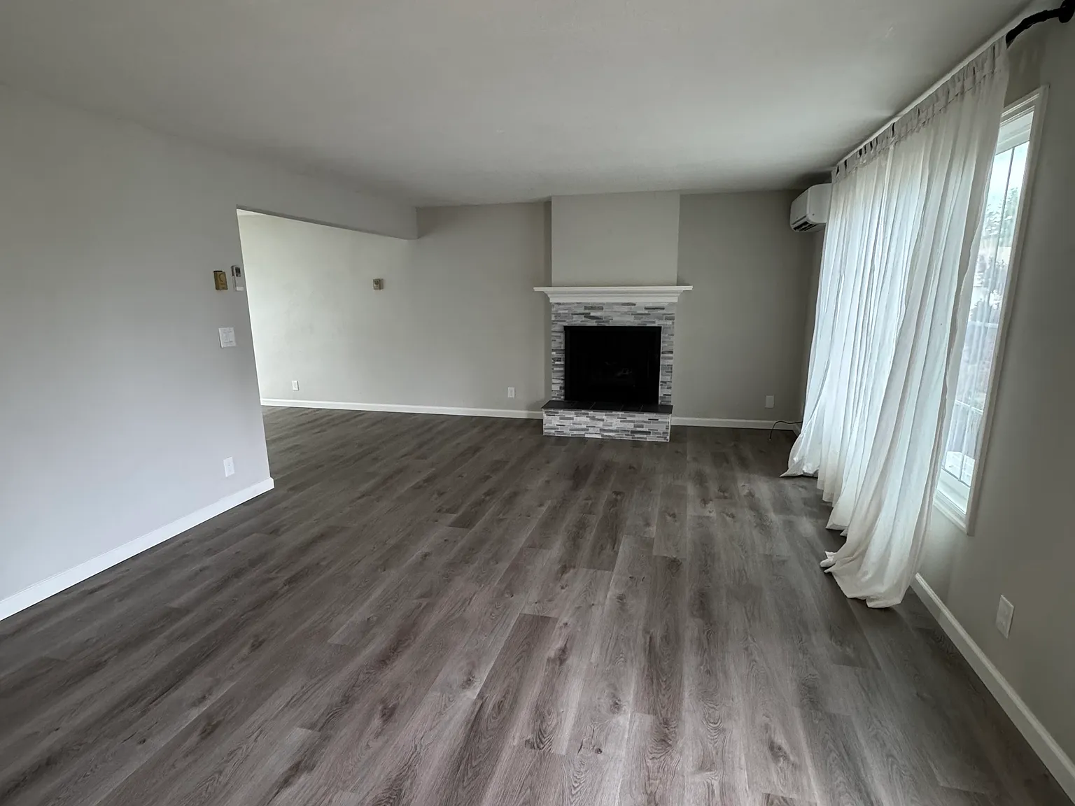 3 bed, 1.5 bath, 1200 sqft, $2,450 — Photo 3
