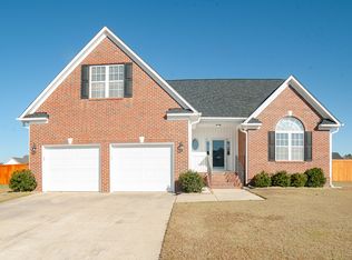 420 Ivy Wood Ln, Raeford, NC 28376