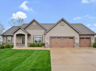 733 Autumn Rise Ln, Columbia, IL 62236