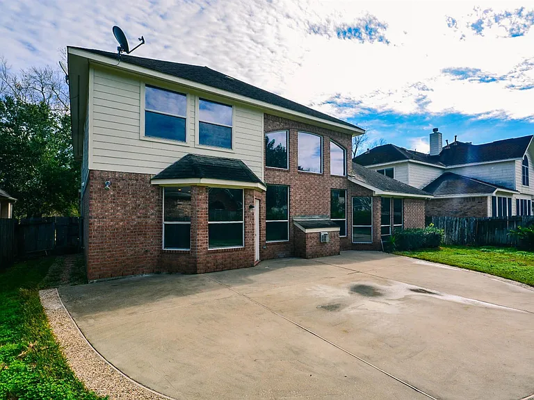3211 Chapel Creek Way — Photo 26