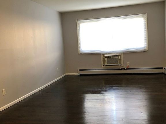 3rd image of 5818 50th Ave APT 18