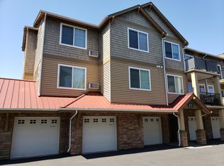 695 NW Falling Waters Ln, Portland, OR 97229