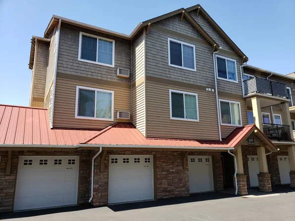 695 NW Falling Waters Ln, Portland, OR 97229