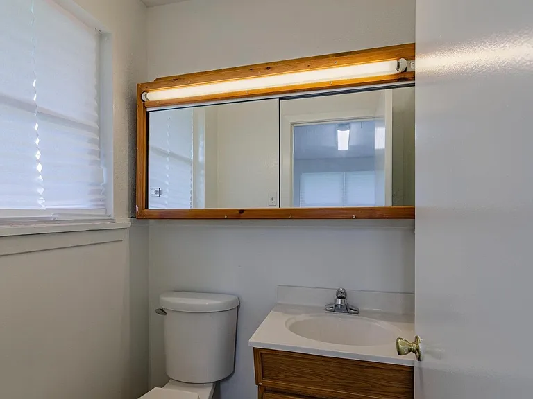 930 N Janice Ave — Photo 7