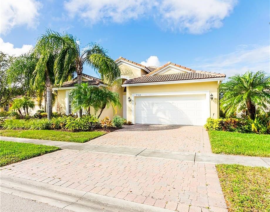 Beautiful 2003 CBS home located near the end of a quiet cul-de-sac.