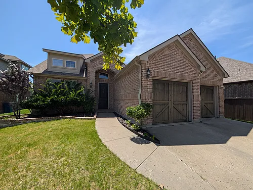 591 Deverson Dr Photo 1