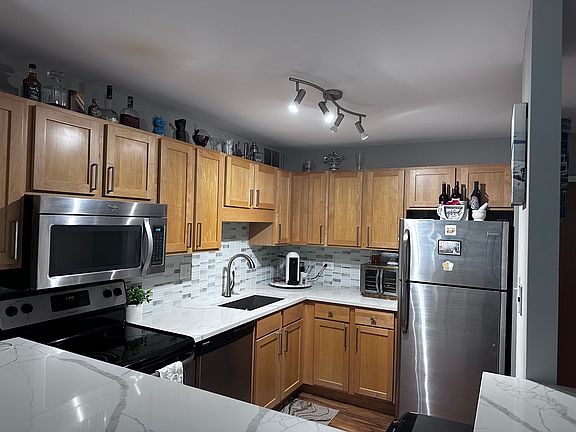 2nd image of 211 E Ohio St APT 605