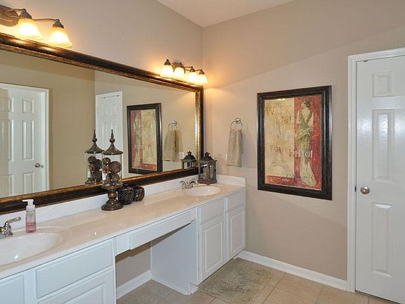 5th image of 10811 Cornwall Ln