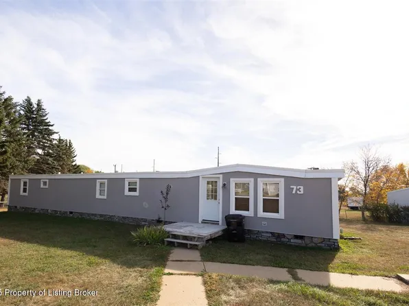 73 29th Ave SW, Dickinson, ND 58601