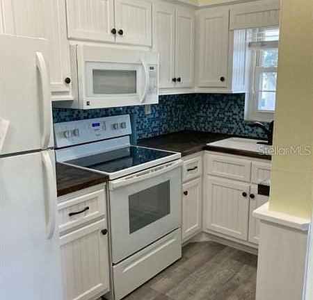 3rd image of 14531 Walsingham Rd APT 225