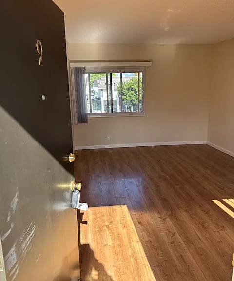 16214 Vanowen St #9 — Photo 3