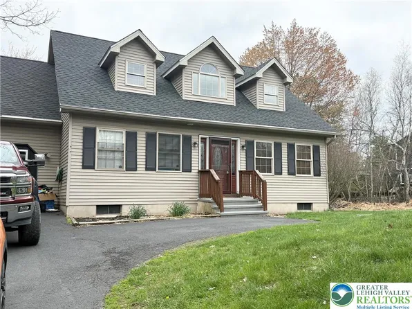 306 Cedar Dr, Long Pond, PA 18334