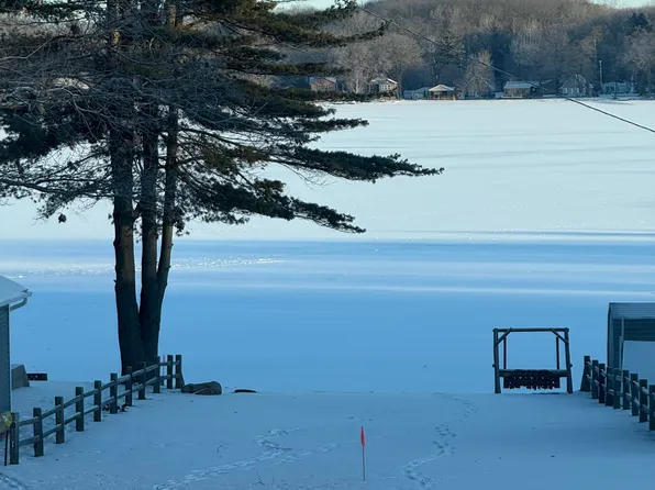 7526 Lake Dr, Mecosta, MI 49332