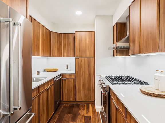 3rd image of 440 Washington St APT 505