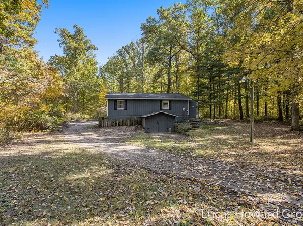 529 50th St, Grand Junction, MI 49056