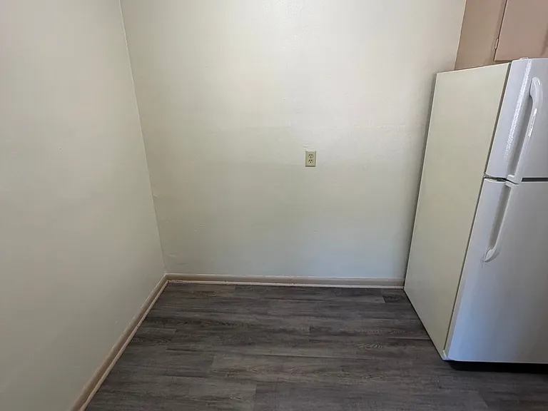 3157 S 47th St #3 — Photo 3