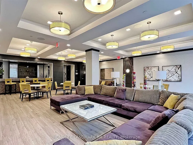 18 Graydon Hall Dr #208 — Photo 11