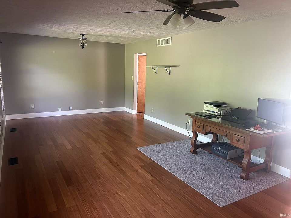 n　2本 6737 N Bottom Rd, Bloomington, IN 47404 | Zillow