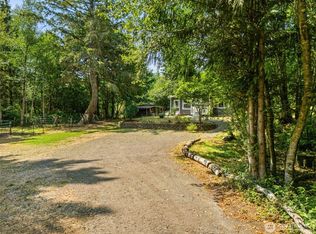 960 E Dawn Dr, Allyn, WA 98524