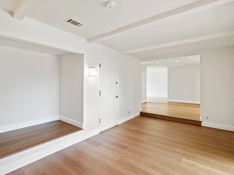2622 Tartan Dr — Photo 6