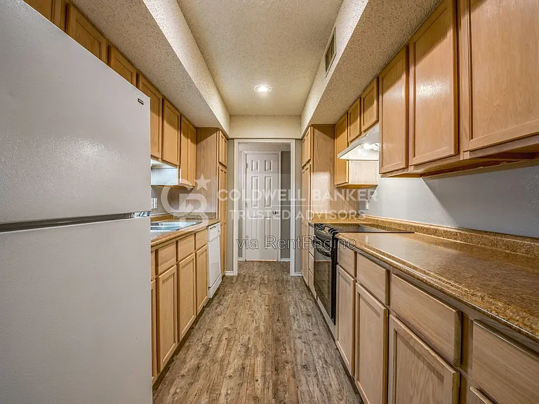 5332 Kenosha Ave — Photo 9