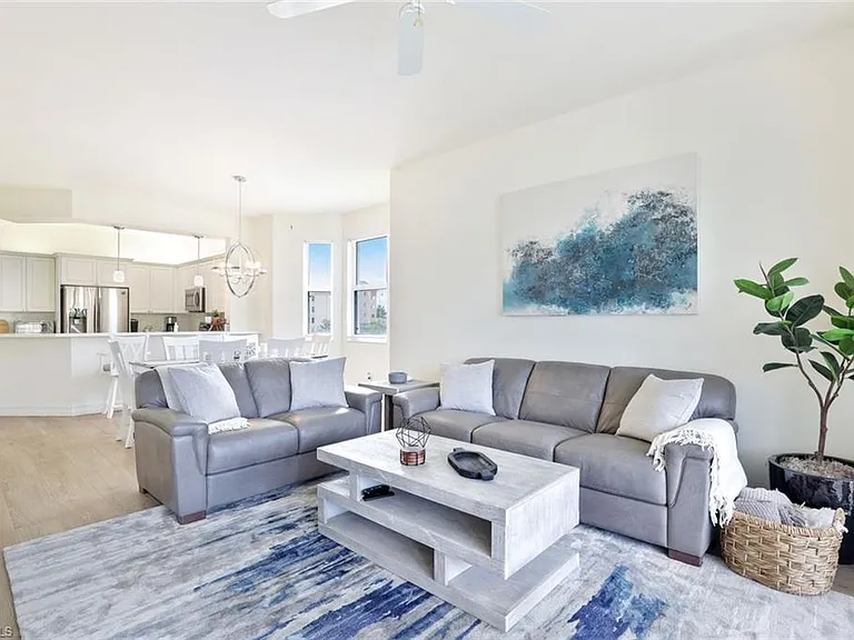 400 Flagship Dr #401 — Photo 7